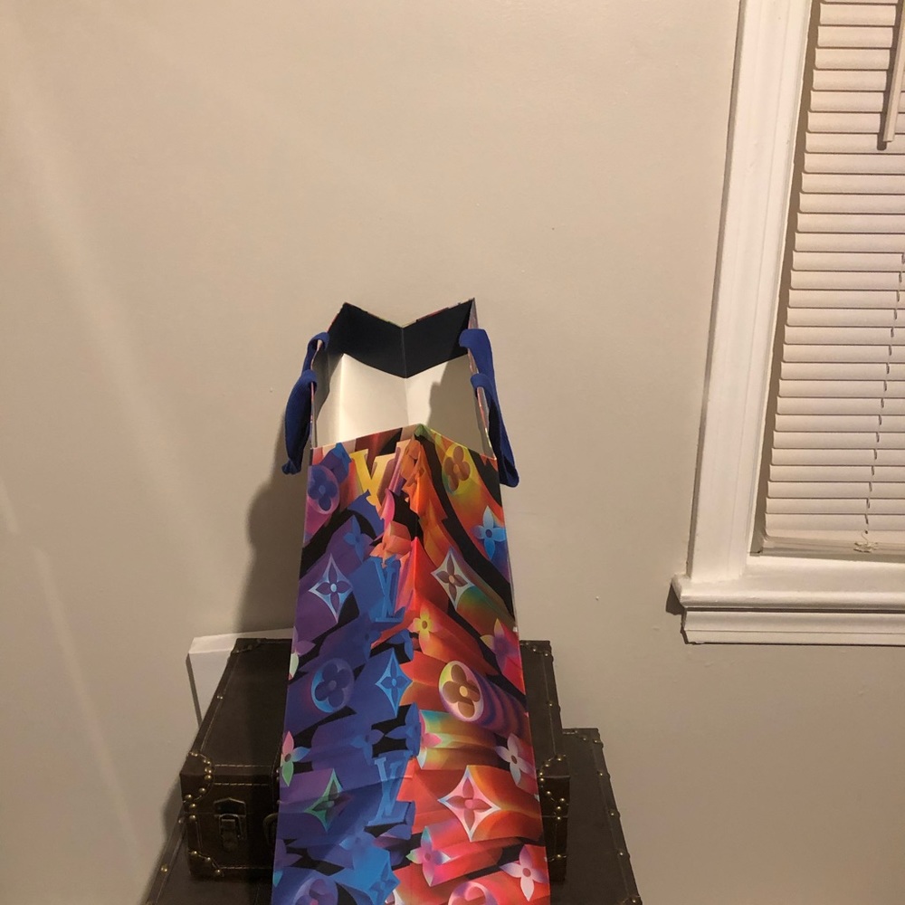 Louis Vuitton 2019 Holiday shopping bag
